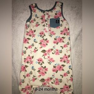 Rags To Raches floral romper. I’m amazing condition!